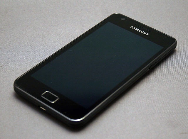 640px-Samsung_Galaxy_S_II_(3)
